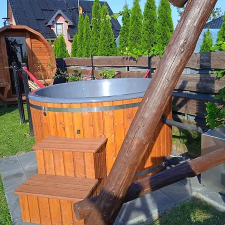 Rosa - Dom Dla 20 Osob Z Jacuzzi I Sauna Ogrodowa Kaszuby Alloggio in famiglia
