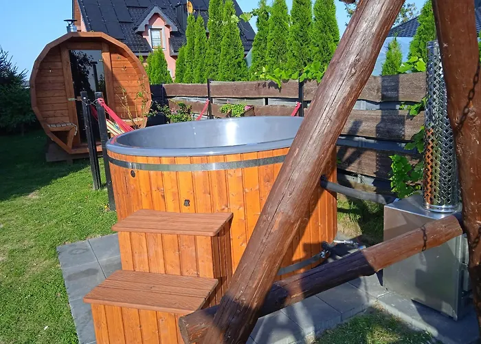 Rosa - Dom Dla 20 Osob Z Jacuzzi I Sauna Ogrodowa Kaszuby ホームステイ