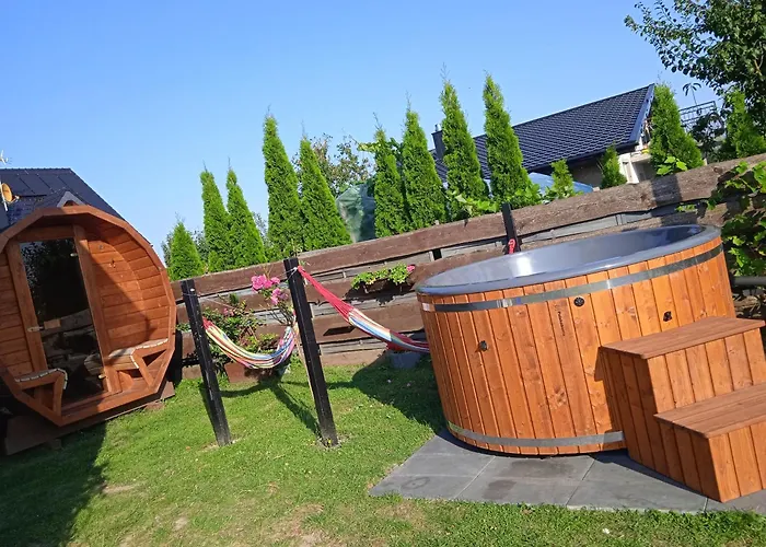 ホームステイ Rosa - Dom Dla 20 Osob Z Jacuzzi I Sauna Ogrodowa Kaszuby *
